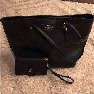 Navy Coach purse and wristlet set
